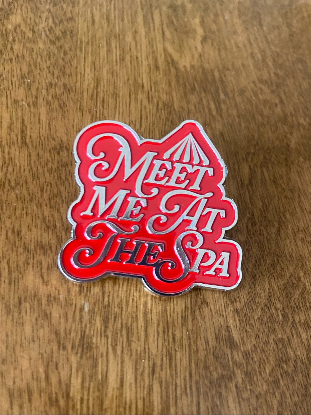 Saratoga Race Course “Meet Me at the Spa” Red Enamel Lapel Pin NY Racing